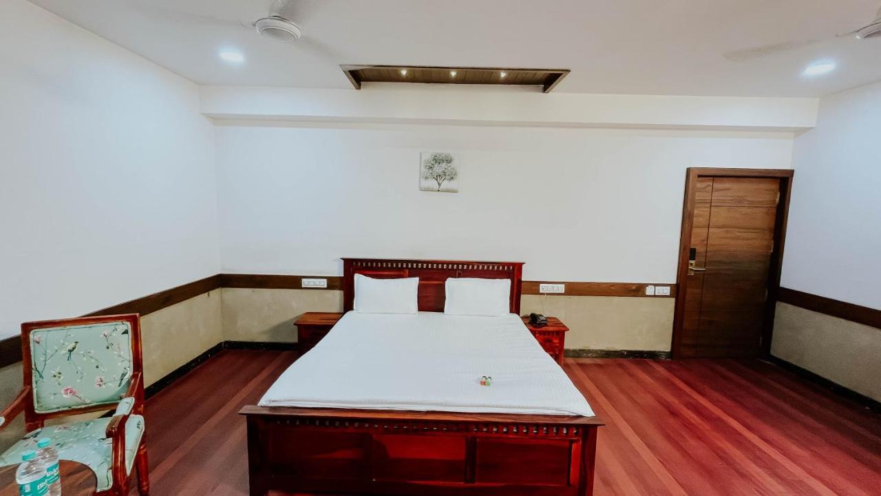 Hotel Tirth By Sonu'S Уджайн Екстериор снимка