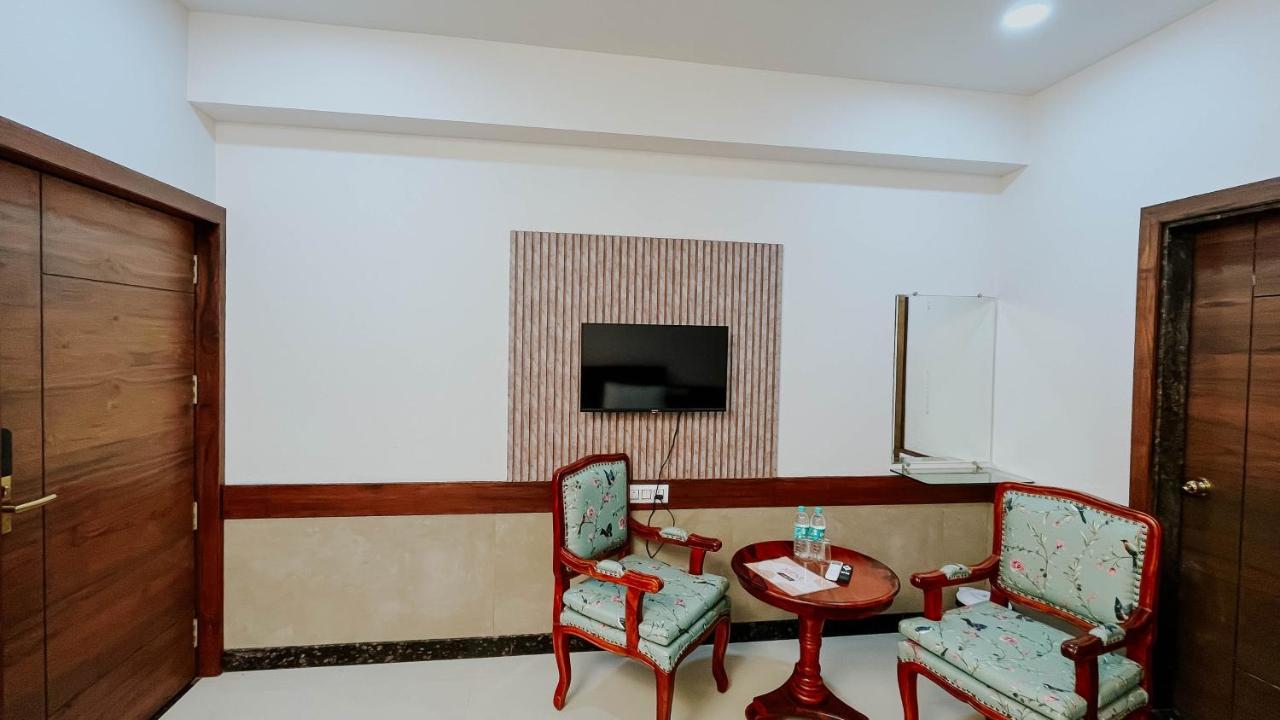 Hotel Tirth By Sonu'S Уджайн Екстериор снимка