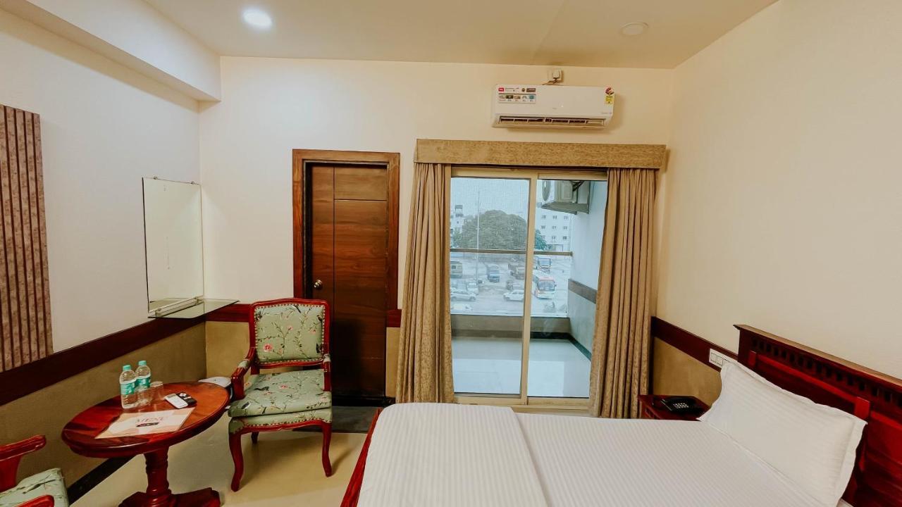 Hotel Tirth By Sonu'S Уджайн Екстериор снимка
