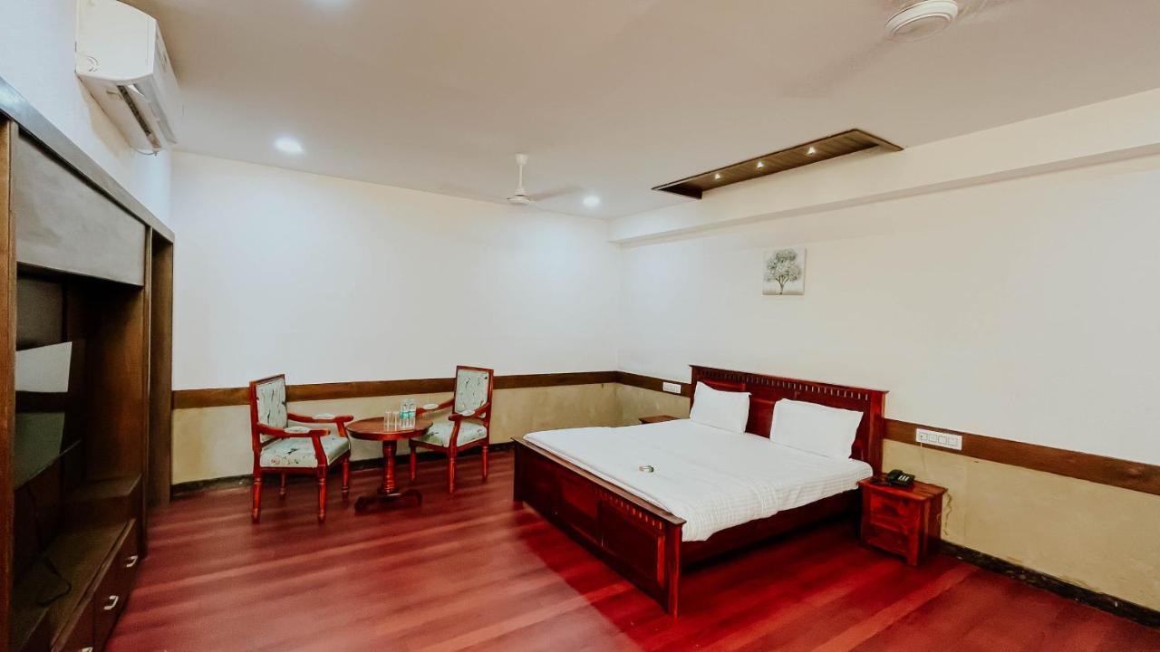 Hotel Tirth By Sonu'S Уджайн Екстериор снимка